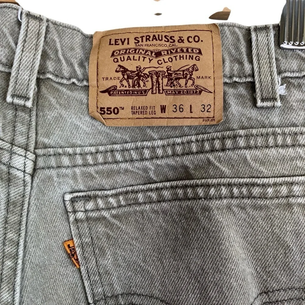 Vintage 90s Levi’s 550 Jeans Relaxed Fit Tapered Leg Faded Green Grey USA 36x32